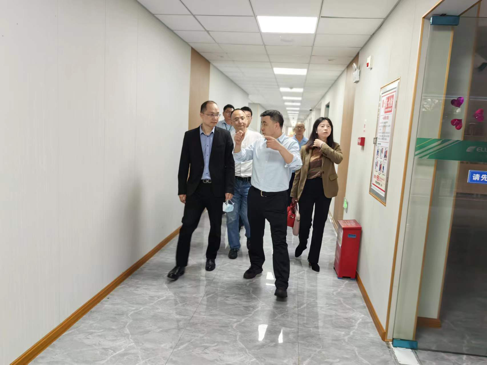 节后慰问暖人心 | 九洲集团党委书记、董事长杨保平一行慰问永利集团电子全体员工 